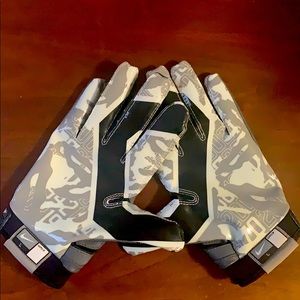Nike Pro Combat Ohio State Football gloves 2010